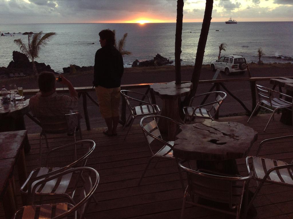 Mahia Hotel & Resto Hanga Roa Exterior photo