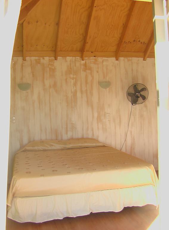 Mahia Hotel & Resto Hanga Roa Room photo
